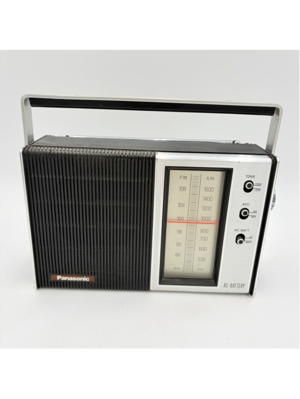 VINTAGE PANASONIC MODEL RF-593 AM/FM RADIO TESTED W/CORD WORKS MADE IN JAPAN